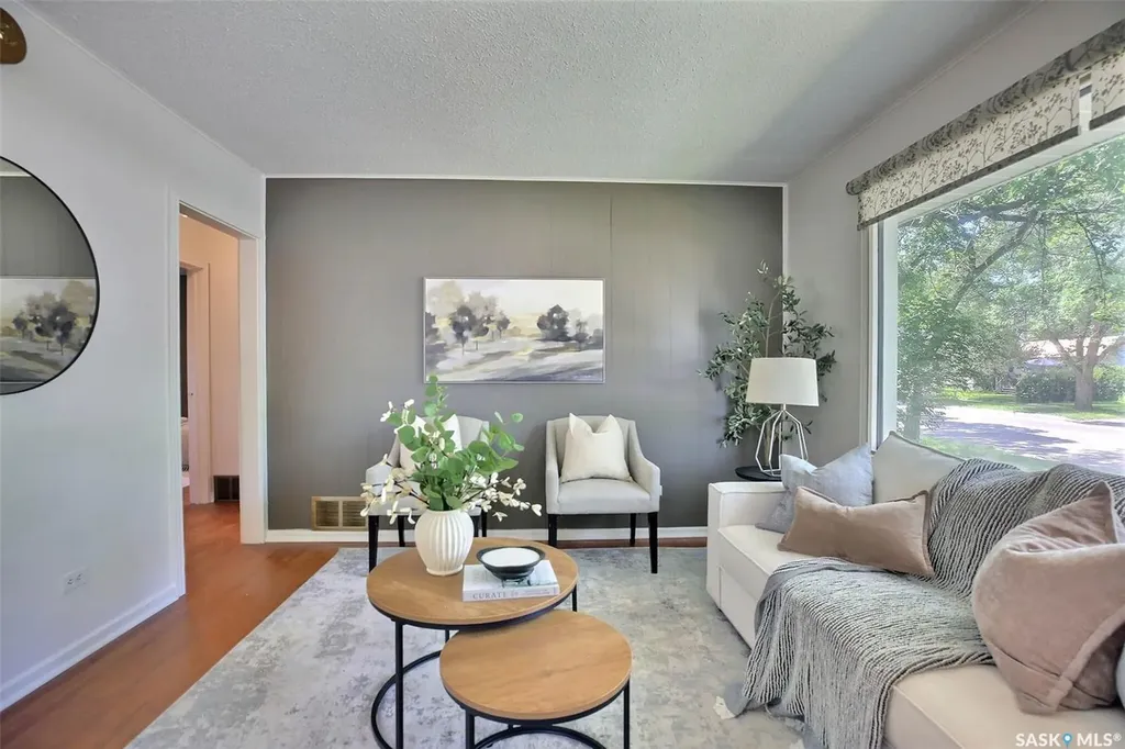 2802 Mctavish Street Regina SK S4S 2C4
