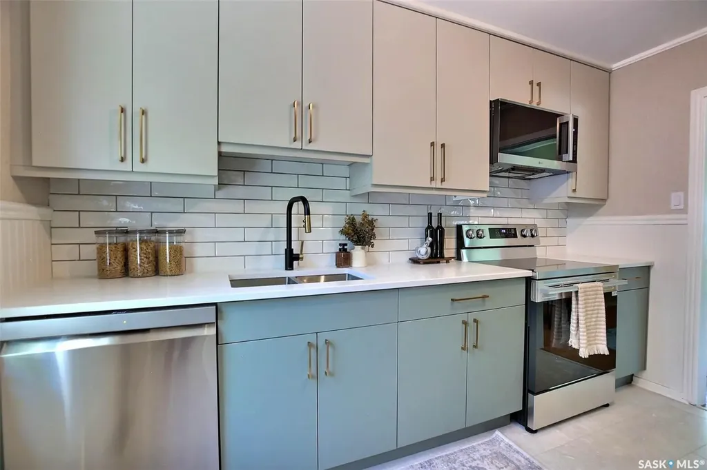 2802 Mctavish Street Regina SK S4S 2C4