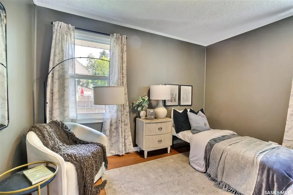2802 Mctavish Street Regina SK S4S 2C4