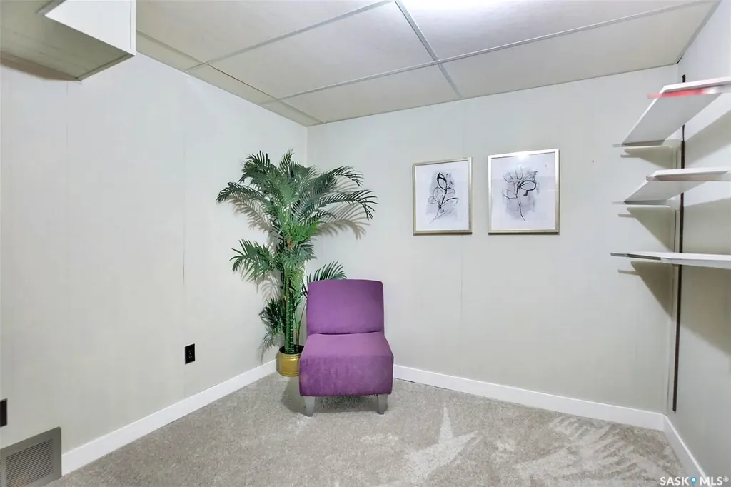 2802 Mctavish Street Regina SK S4S 2C4