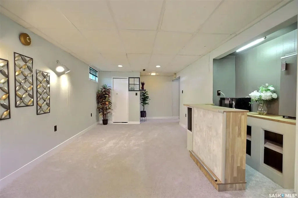 2802 Mctavish Street Regina SK S4S 2C4