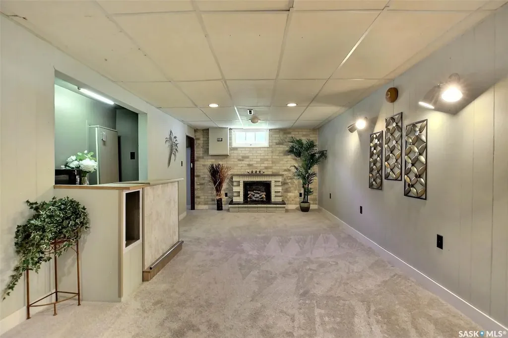2802 Mctavish Street Regina SK S4S 2C4