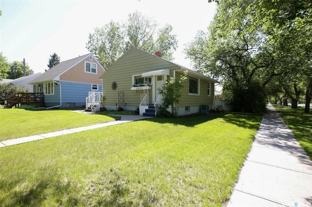 2802 Mctavish Street Regina SK S4S 2C4
