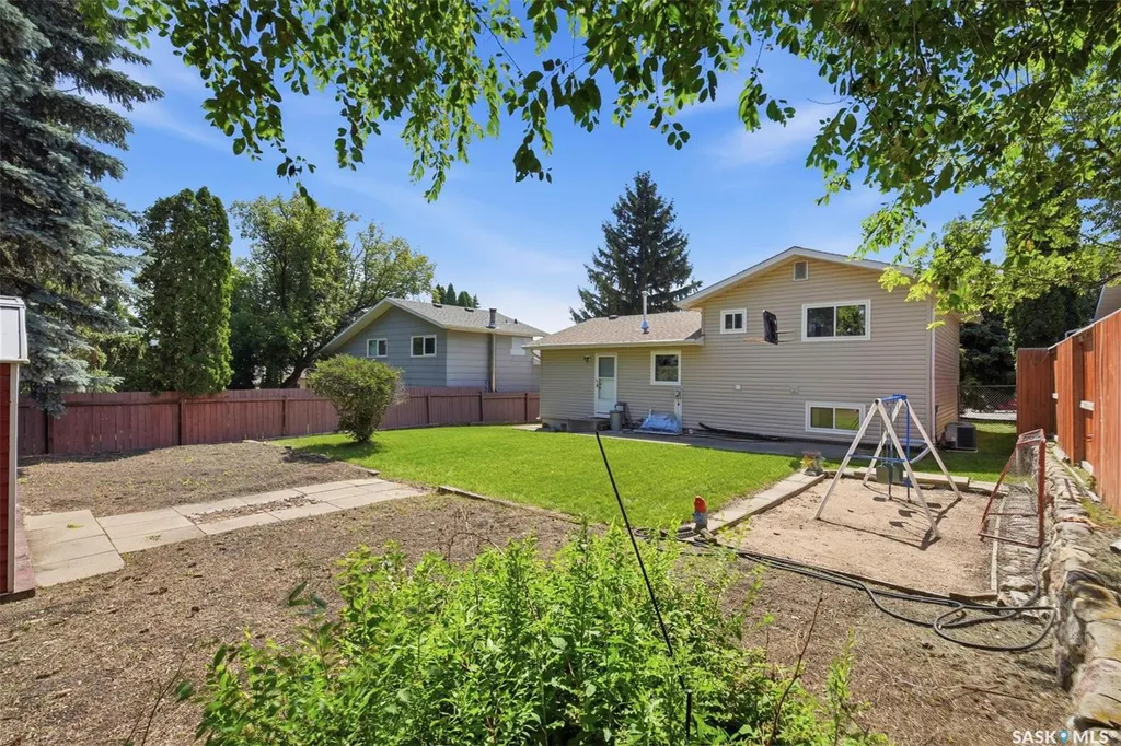 530 Wathaman Crescent Saskatoon SK S7K 4P9
