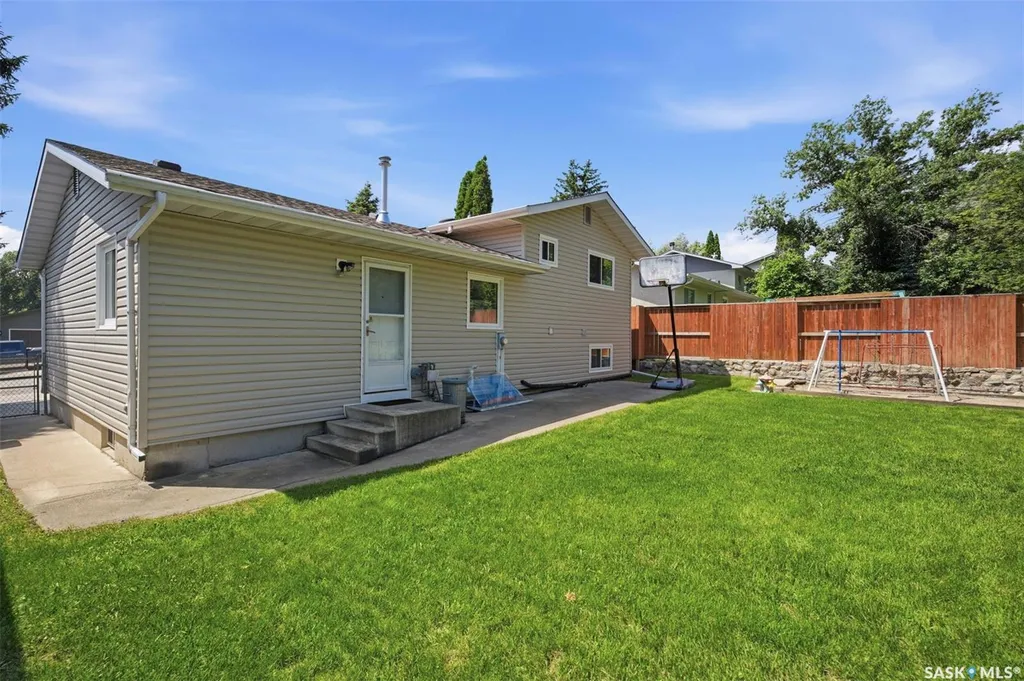 530 Wathaman Crescent Saskatoon SK S7K 4P9
