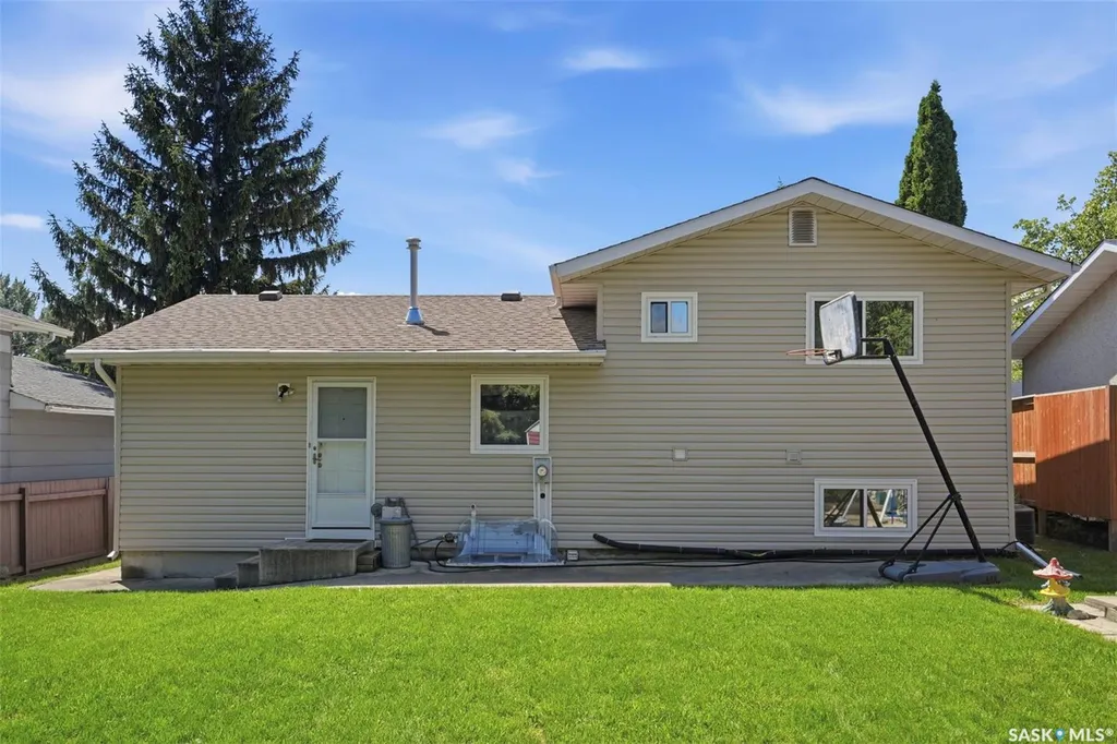 530 Wathaman Crescent Saskatoon SK S7K 4P9