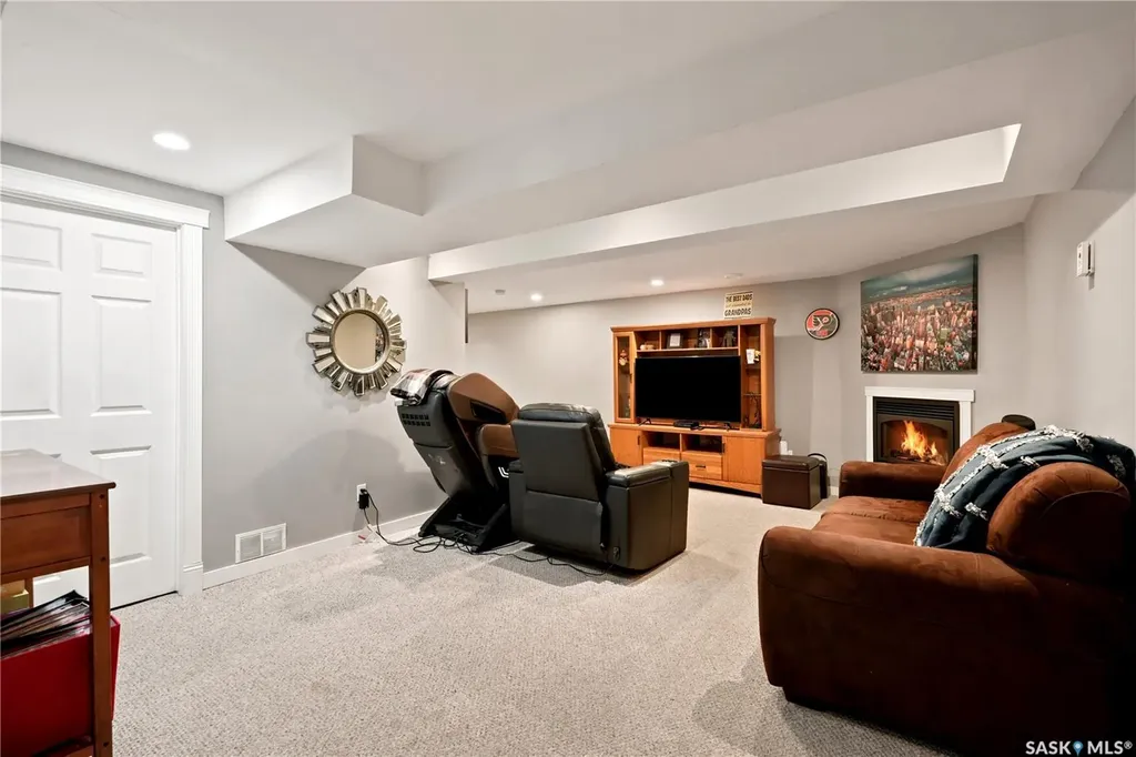 52 Tucker Crescent Saskatoon SK S7H 3H5