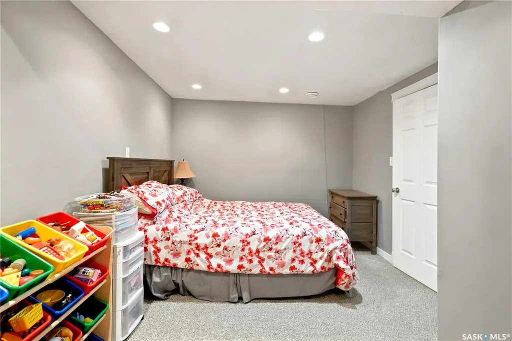 52 Tucker Crescent Saskatoon SK S7H 3H5