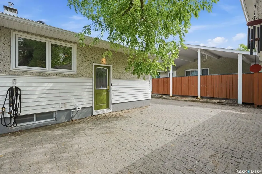 52 Tucker Crescent Saskatoon SK S7H 3H5