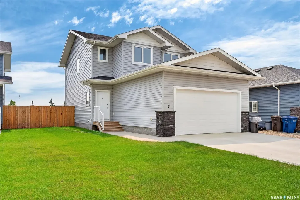 8 Aspen Place Humboldt SK S0K 2A0