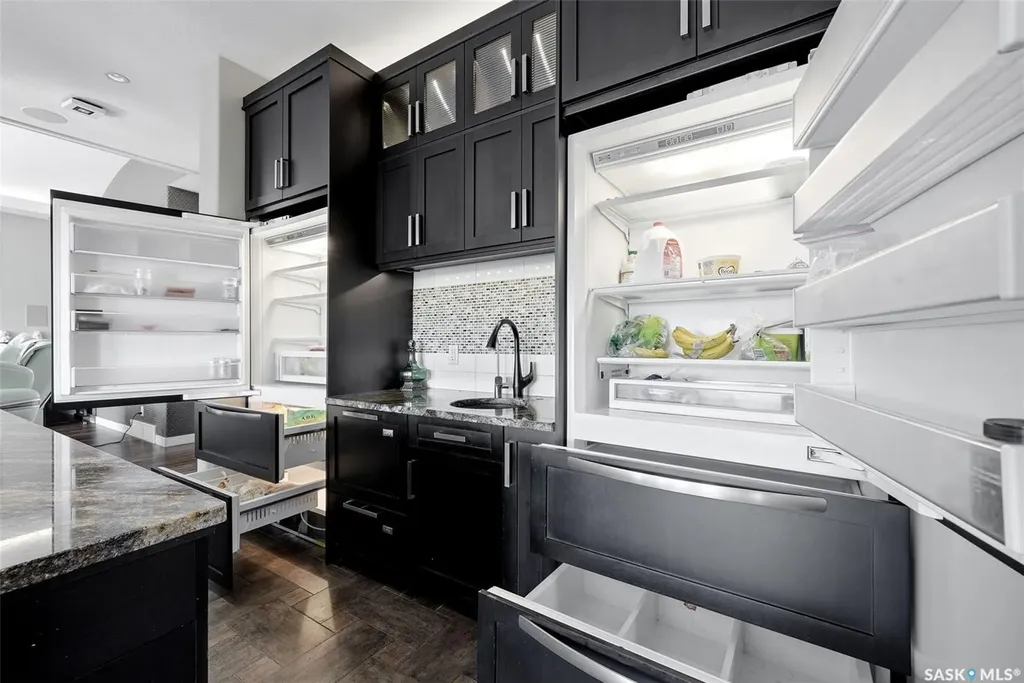2423 Linner Bay Regina SK S4V 1K3
