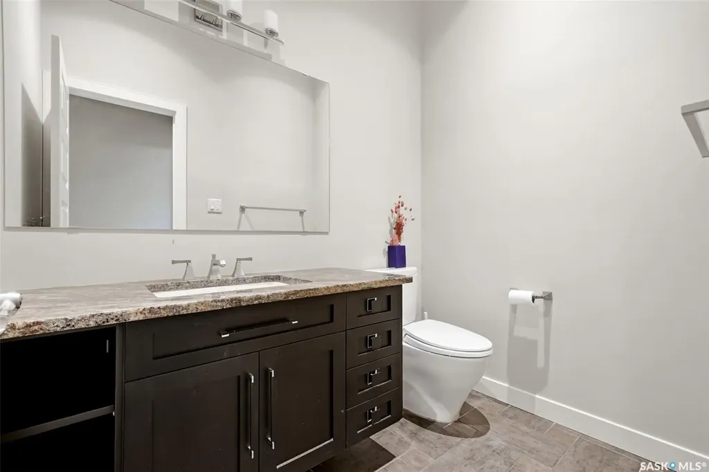 2423 Linner Bay Regina SK S4V 1K3