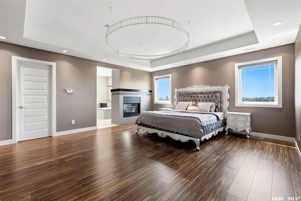 2423 Linner Bay Regina SK S4V 1K3