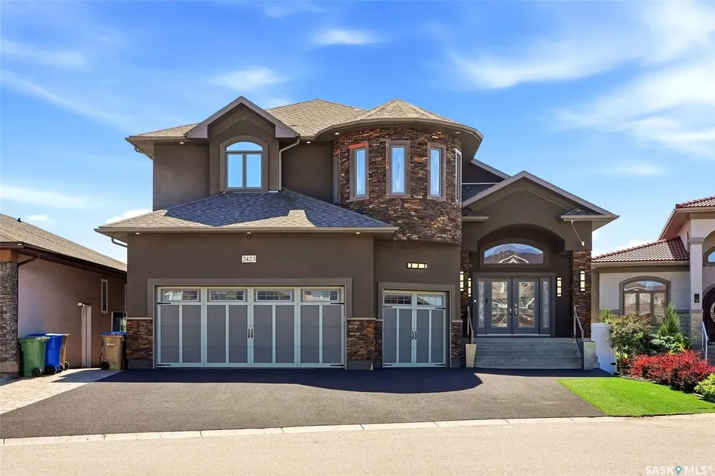 2423 Linner Bay Regina SK S4V 1K3