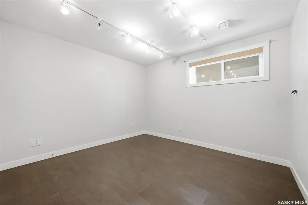 2423 Linner Bay Regina SK S4V 1K3