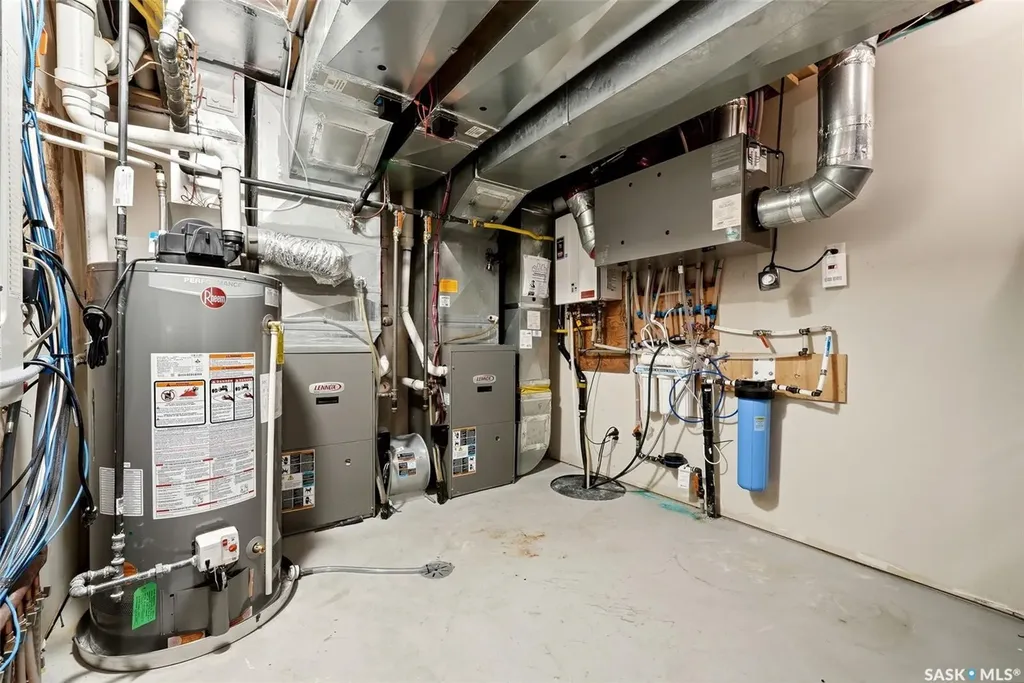 2423 Linner Bay Regina SK S4V 1K3
