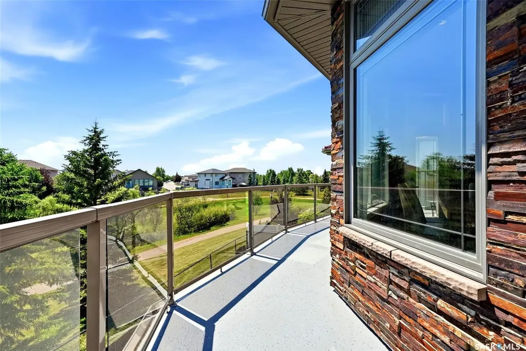 2423 Linner Bay Regina SK S4V 1K3