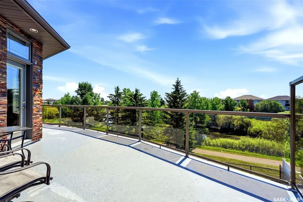 2423 Linner Bay Regina SK S4V 1K3