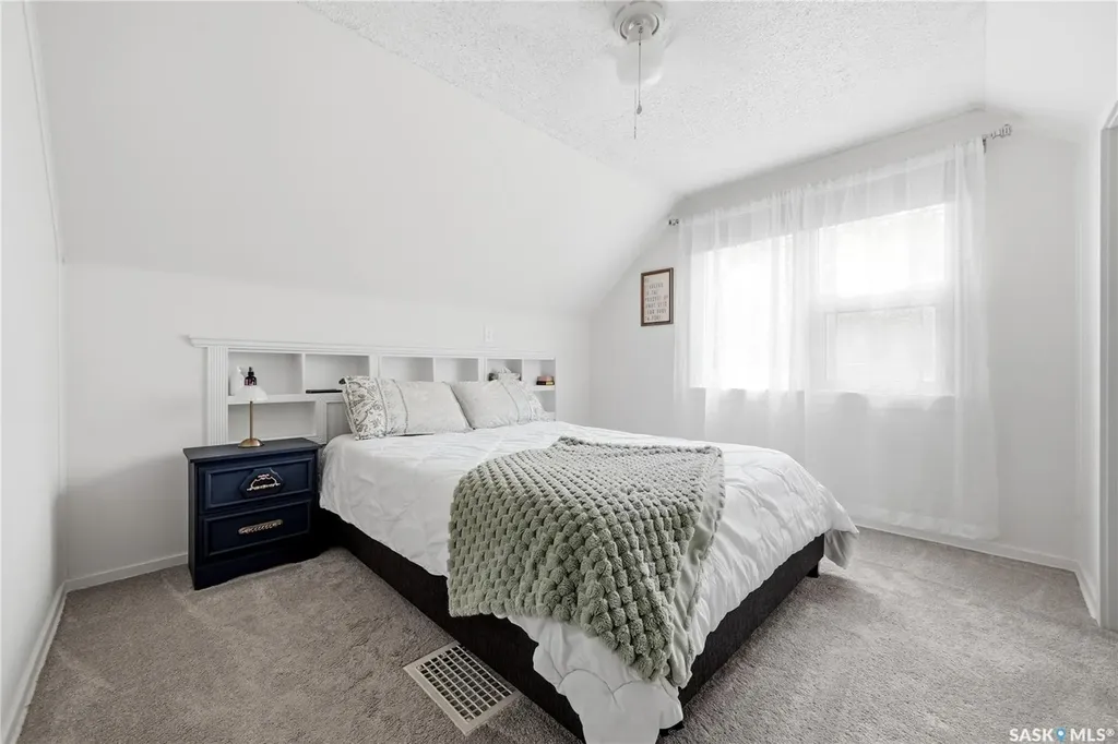 2802 Montague Street Regina SK S4S 1Z2