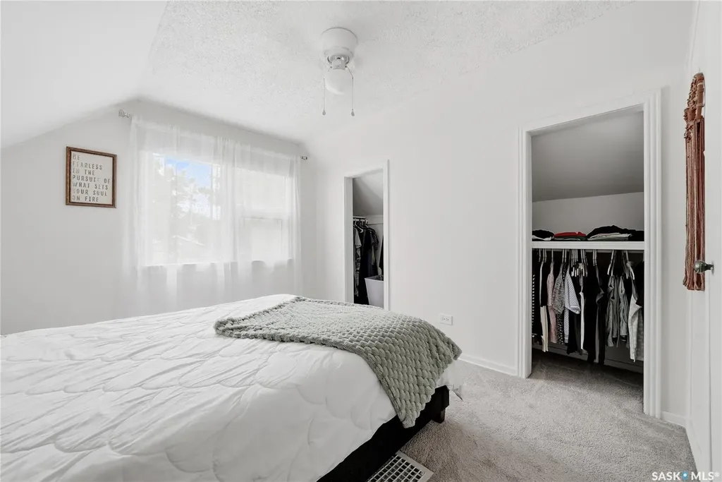 2802 Montague Street Regina SK S4S 1Z2