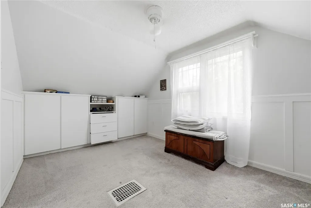 2802 Montague Street Regina SK S4S 1Z2