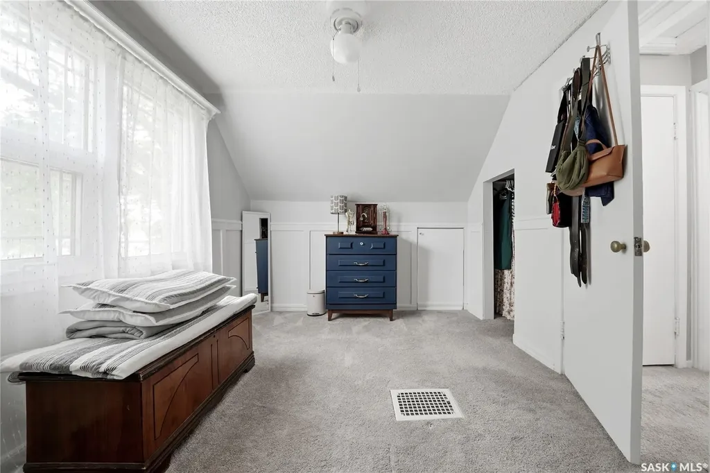 2802 Montague Street Regina SK S4S 1Z2