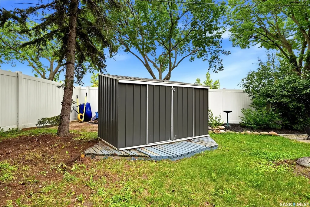 2802 Montague Street Regina SK S4S 1Z2