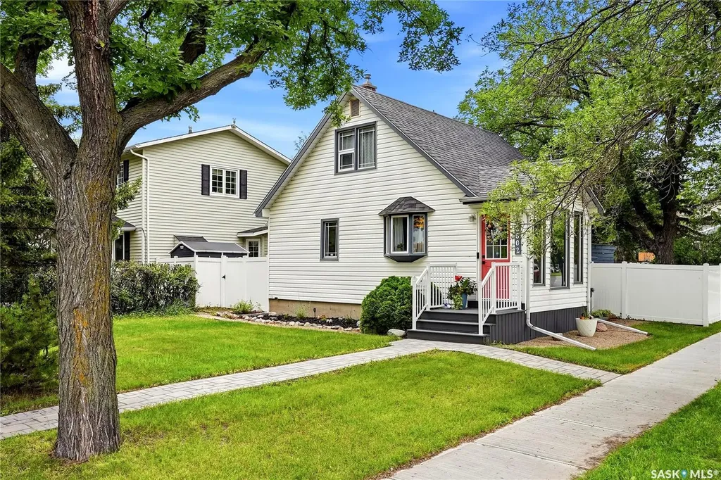 2802 Montague Street Regina SK S4S 1Z2
