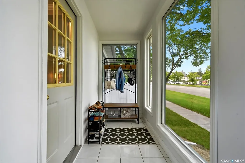 2802 Montague Street Regina SK S4S 1Z2