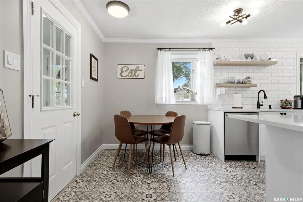 2802 Montague Street Regina SK S4S 1Z2