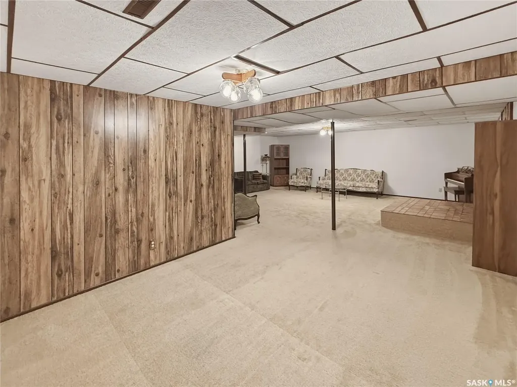 512 1st Street N Cabri SK S0N 0J0