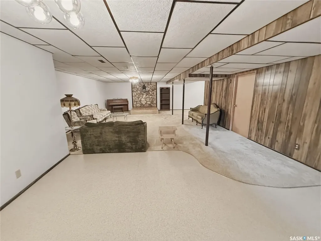 512 1st Street N Cabri SK S0N 0J0