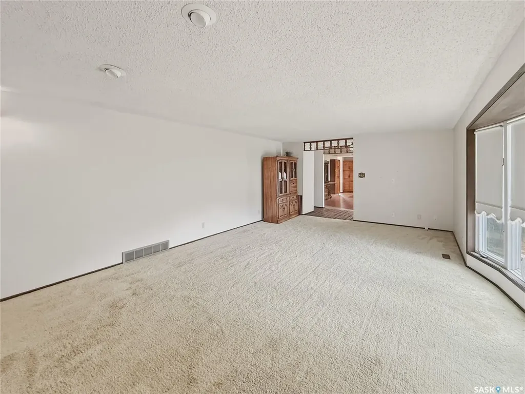 512 1st Street N Cabri SK S0N 0J0