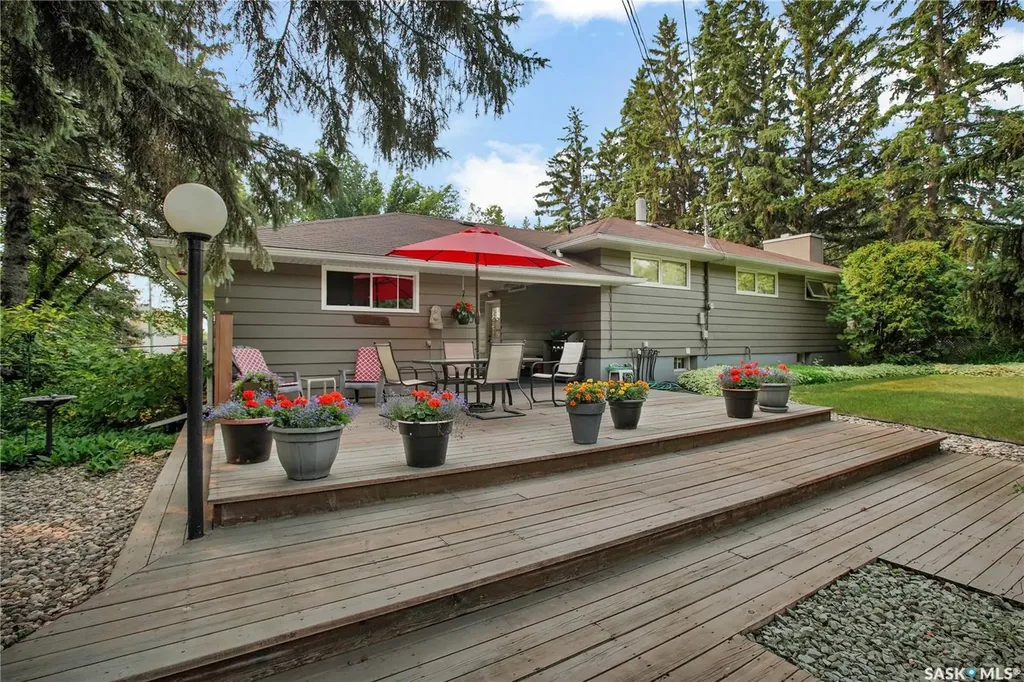 3108 Dieppe Street Saskatoon SK S7M 3S2