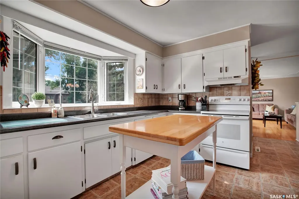 3108 Dieppe Street Saskatoon SK S7M 3S2