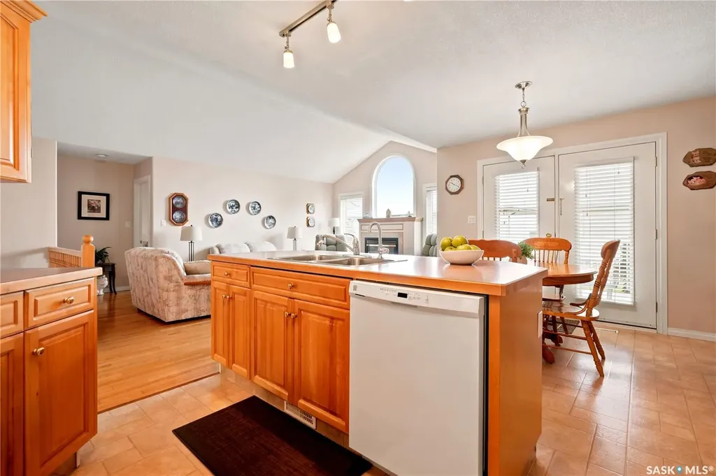 3291 Thames Crescent E Regina SK S4V 2Y9