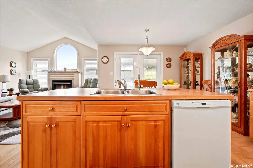 3291 Thames Crescent E Regina SK S4V 2Y9