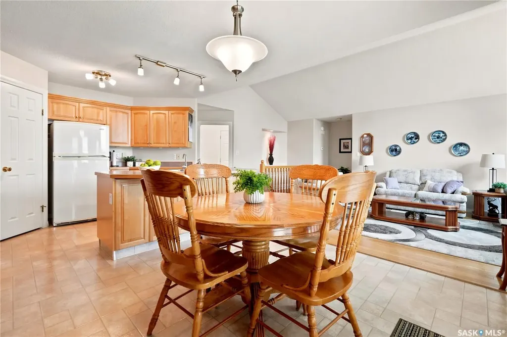 3291 Thames Crescent E Regina SK S4V 2Y9
