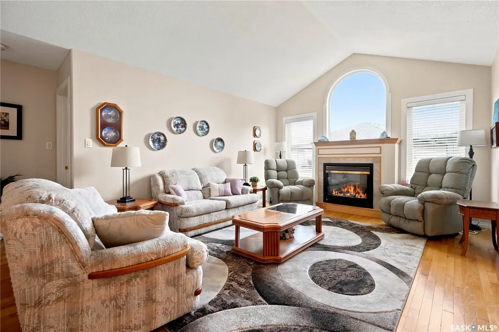 3291 Thames Crescent E Regina SK S4V 2Y9