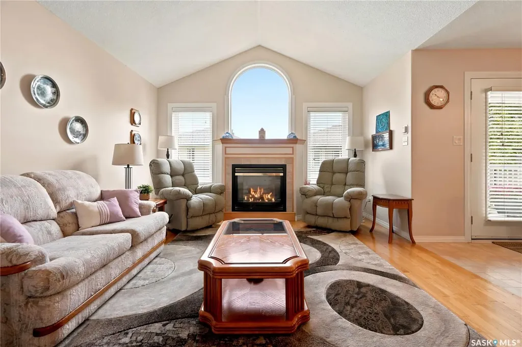 3291 Thames Crescent E Regina SK S4V 2Y9