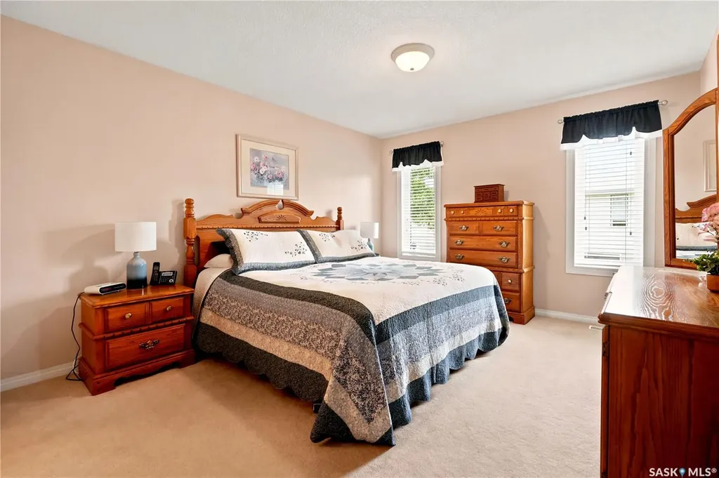 3291 Thames Crescent E Regina SK S4V 2Y9