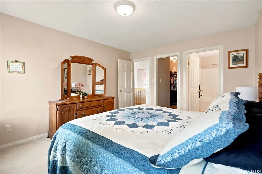 3291 Thames Crescent E Regina SK S4V 2Y9