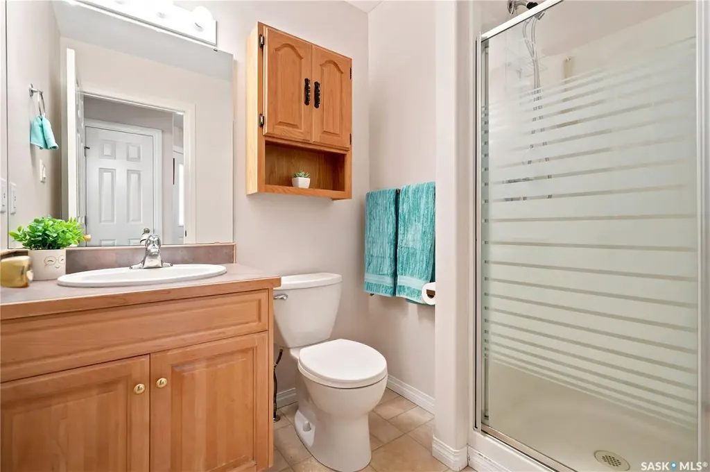 3291 Thames Crescent E Regina SK S4V 2Y9