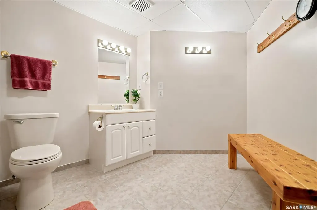 3291 Thames Crescent E Regina SK S4V 2Y9