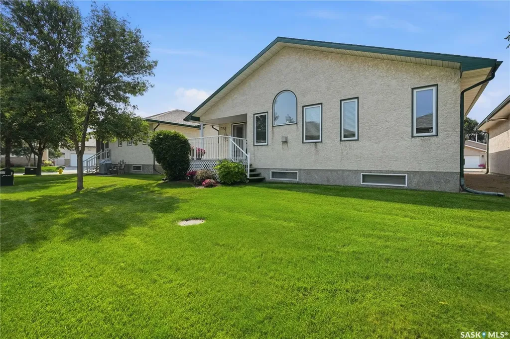 3291 Thames Crescent E Regina SK S4V 2Y9