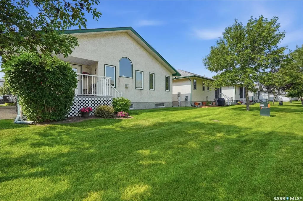 3291 Thames Crescent E Regina SK S4V 2Y9