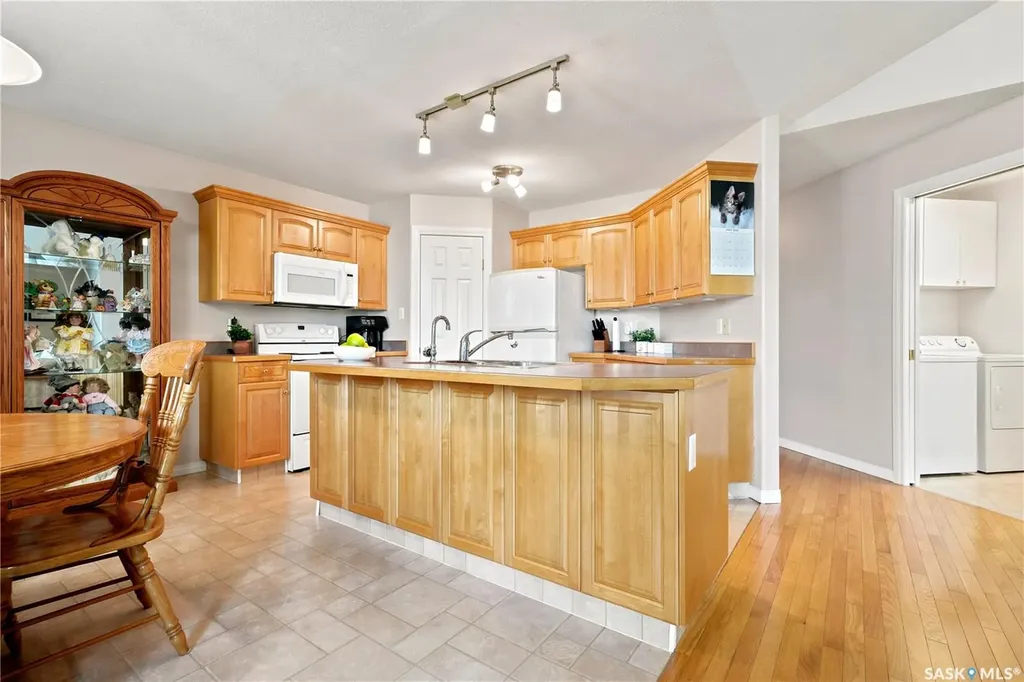 3291 Thames Crescent E Regina SK S4V 2Y9
