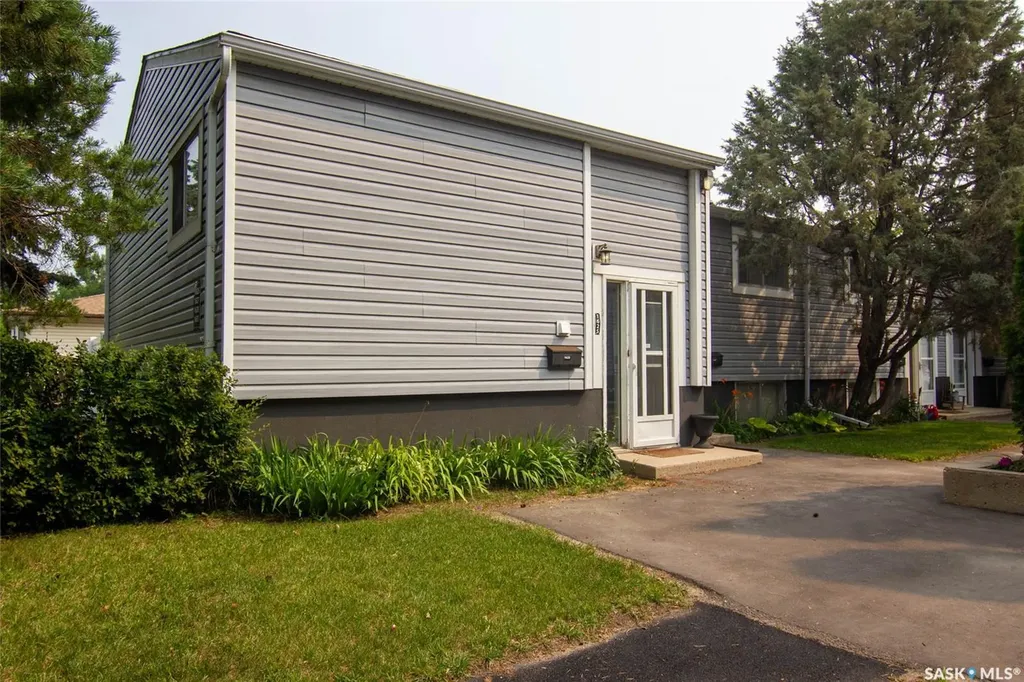 1625 Thompson Avenue Saskatoon SK S7N 1Y2
