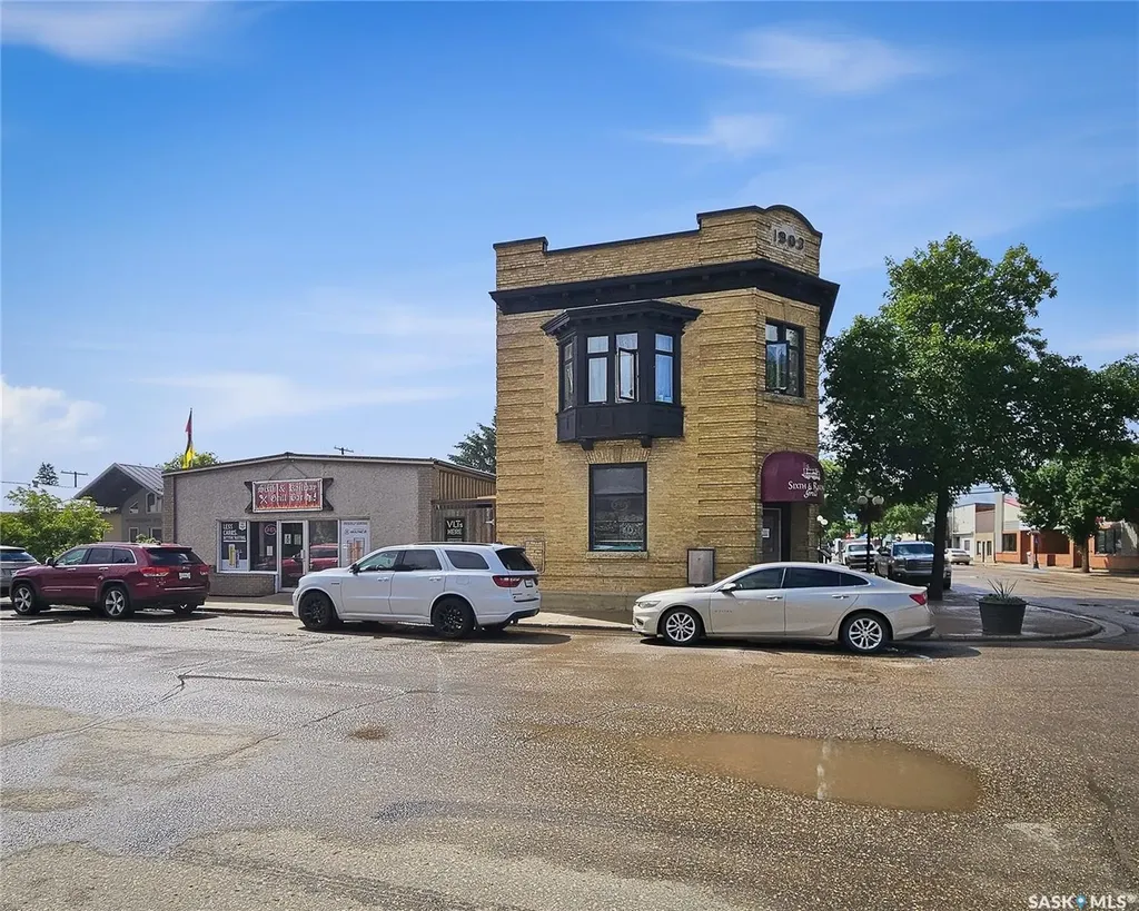 702 Railway Avenue Rosthern SK S0L 3R0