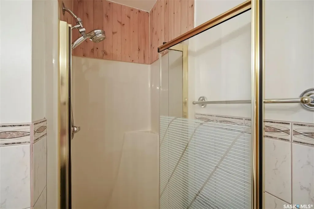 1224 Crescent Boulevard Saskatoon SK S7M 3W6